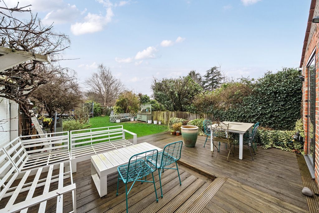 Property photo 3 of 12 Garden