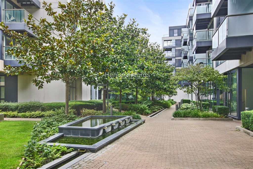 Property photo 1 of 15 12-76731 - Am - 65, Dance Square London, Ec1V 3Aj-