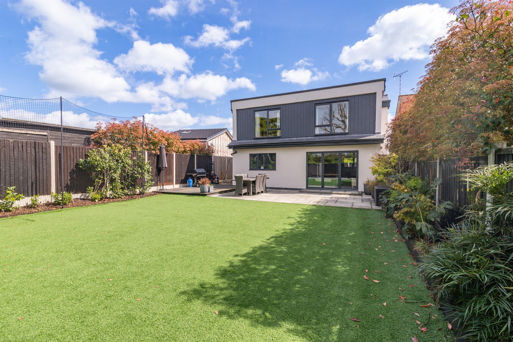 Property photo 2 of 21 Rear Garden