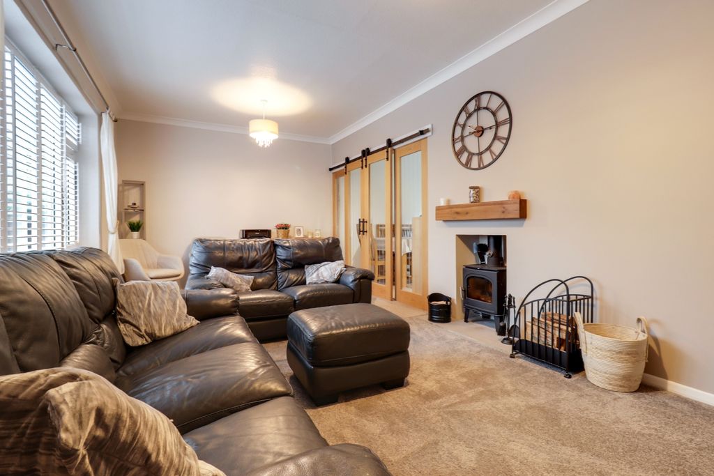 Property photo 2 of 19 2- Rob Hammond Ewemove Pontefract