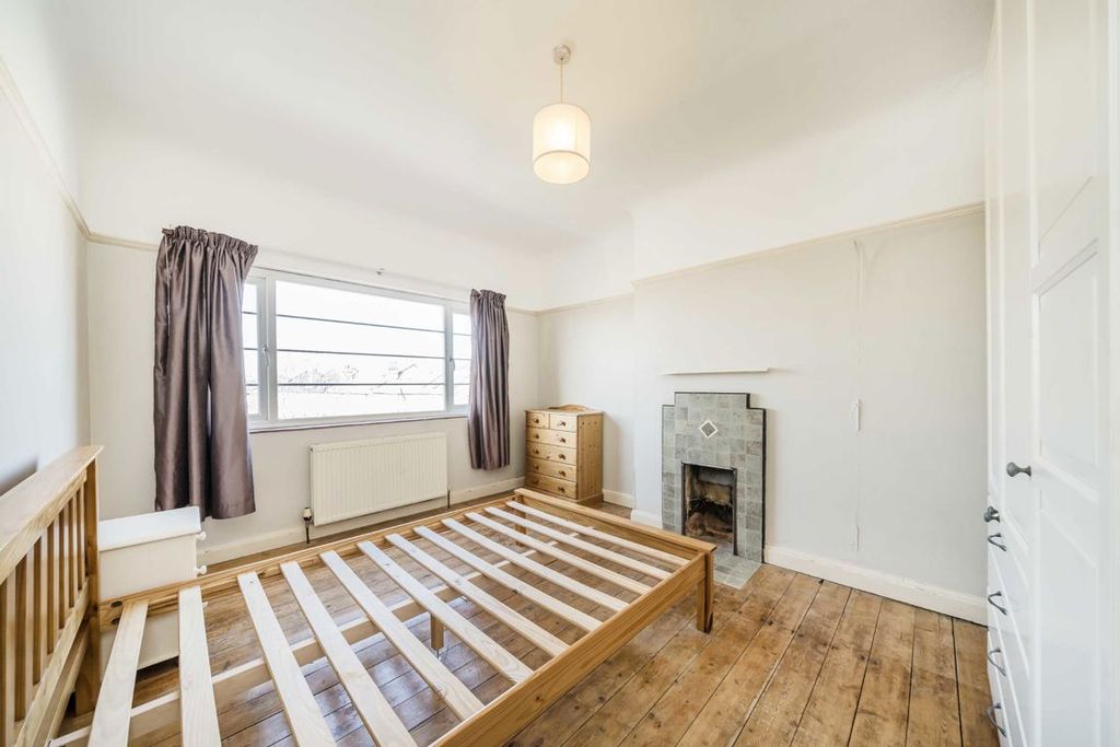 Property photo 3 of 4