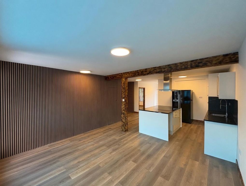 Property photo 3 of 23 Photo 2