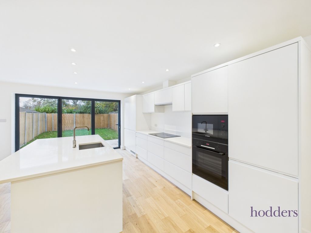 Property photo 2 of 25 Picture No. 13