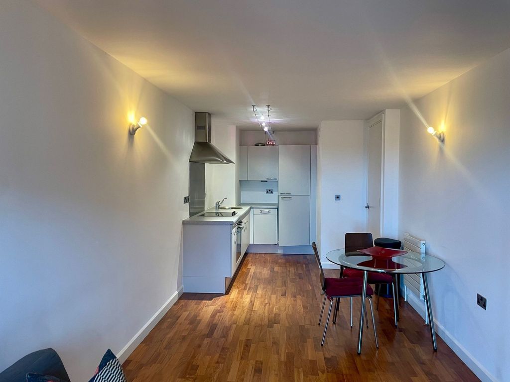 Property photo 3 of 6 Kitchen