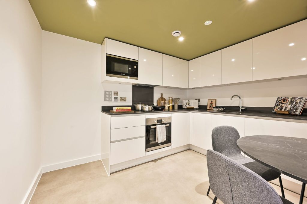 Property photo 2 of 17 Kitchen