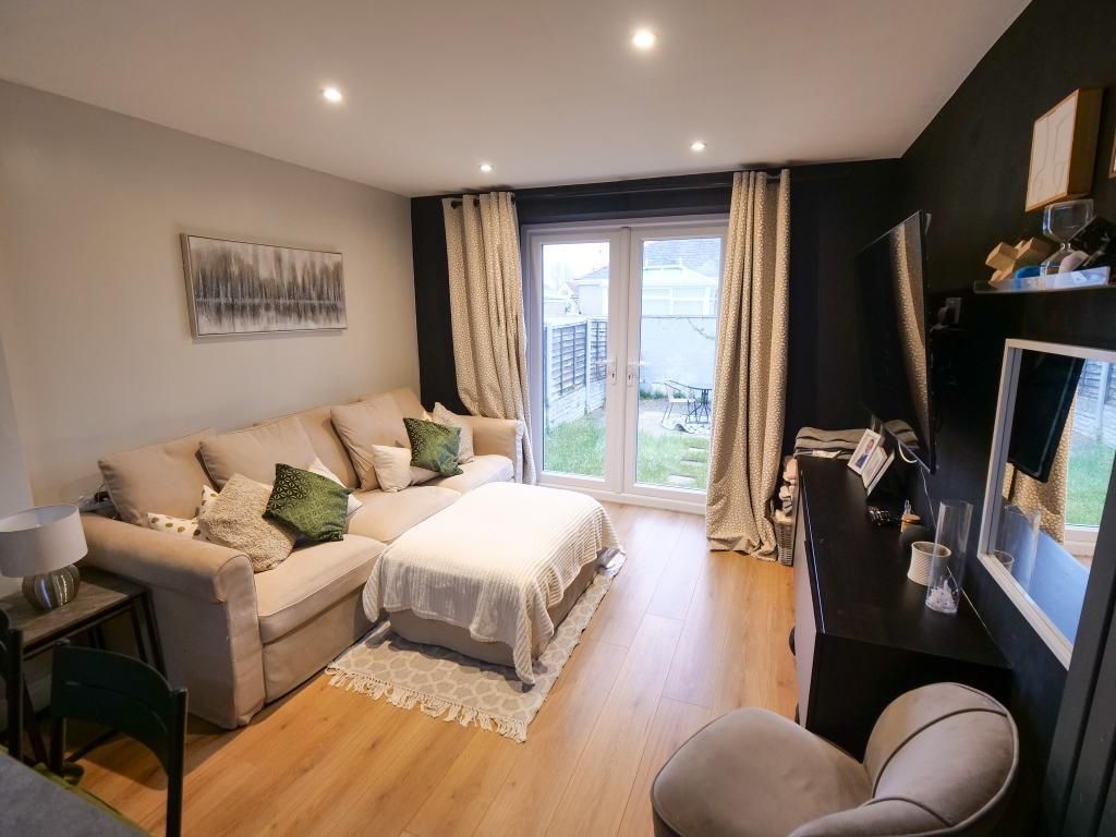 Property photo 3 of 11 Sitting Room