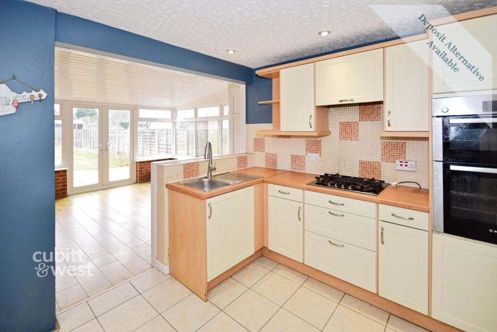 Property photo 2 of 15 Kitchen