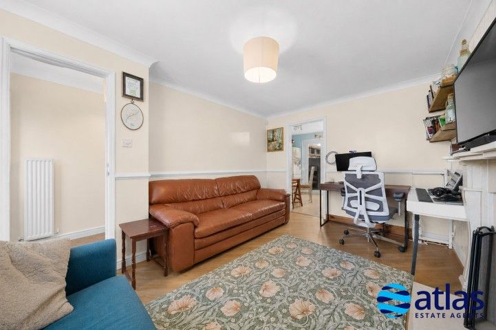 Property photo 2 of 26 Living Space