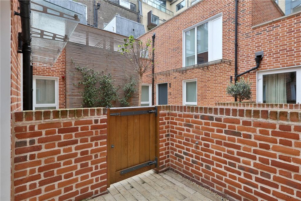 Property photo 3 of 10 Picture No. 18