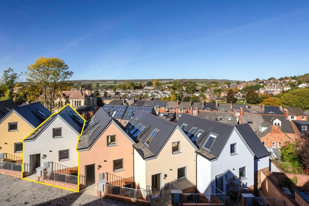 Property photo 1 of 10 10 Church Street