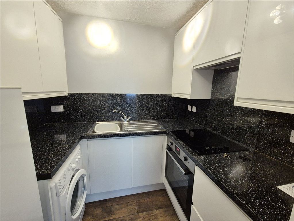 Property photo 2 of 8 Picture No. 01