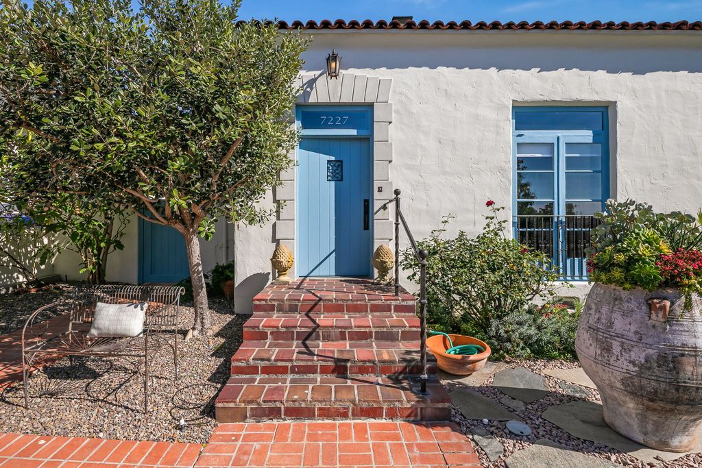 Property photo 2 of 24