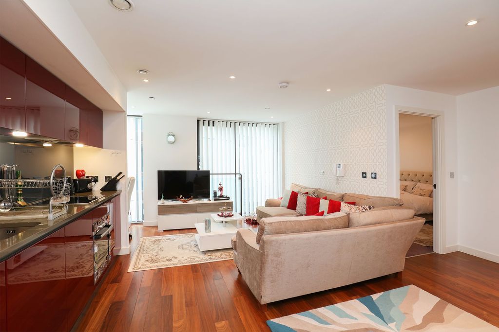 Property photo 1 of 8