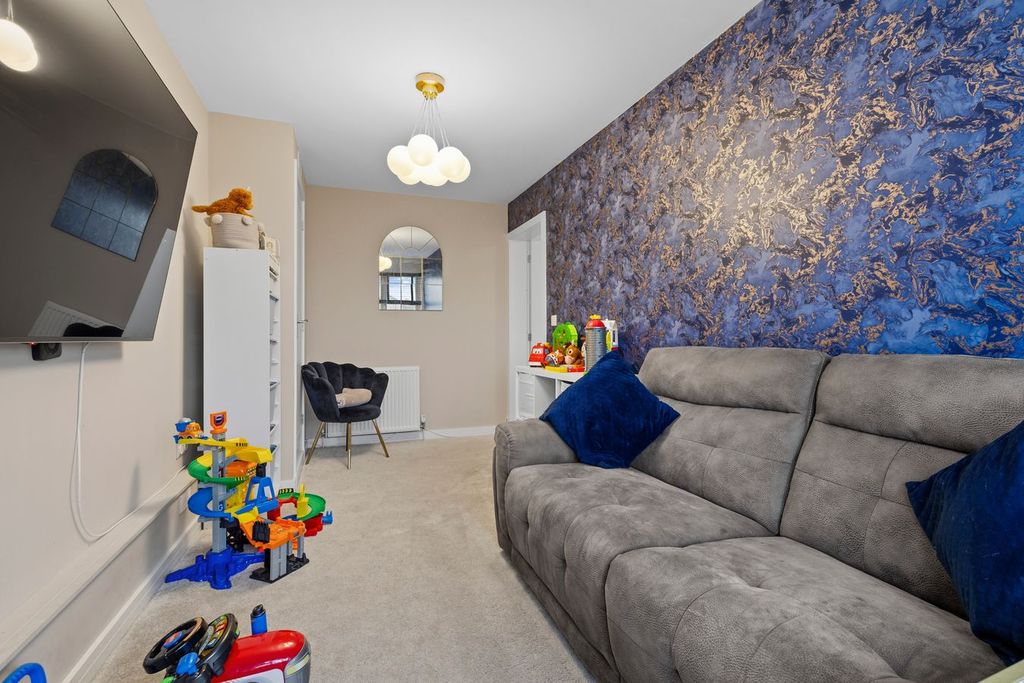 Property photo 3 of 23