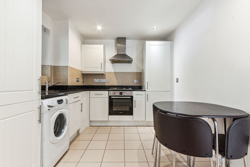 Property photo 3 of 11