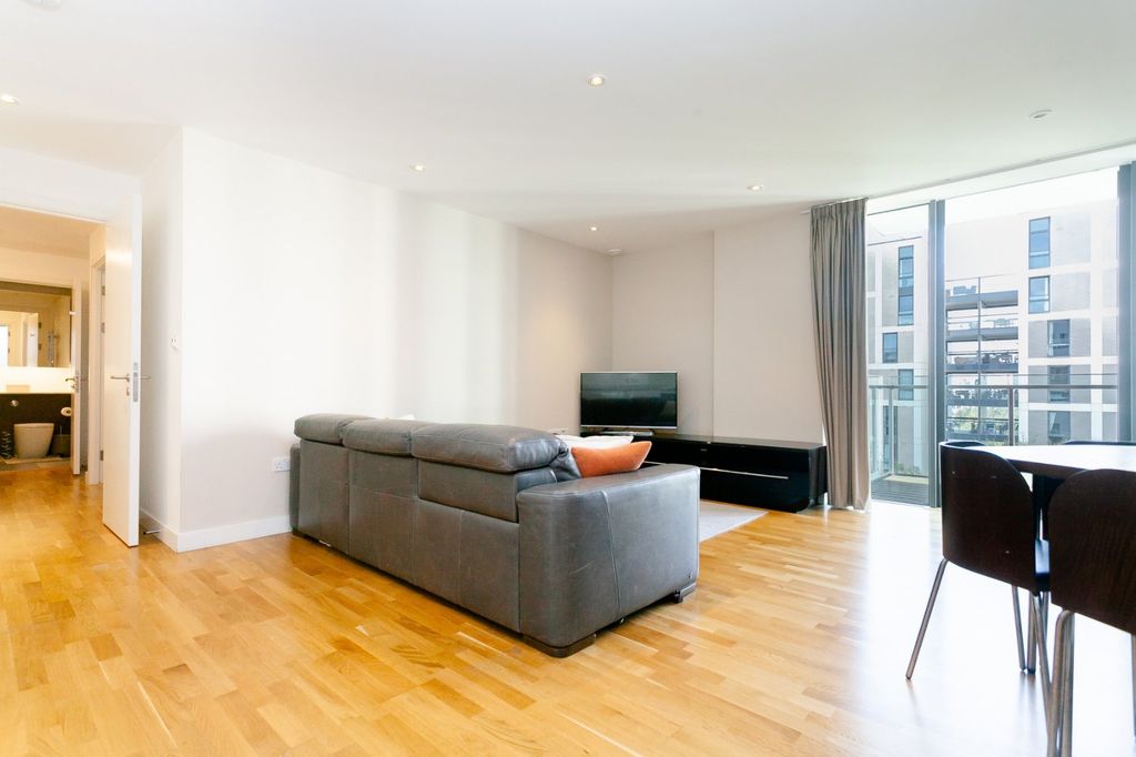 Property photo 1 of 21 Open Plan Living