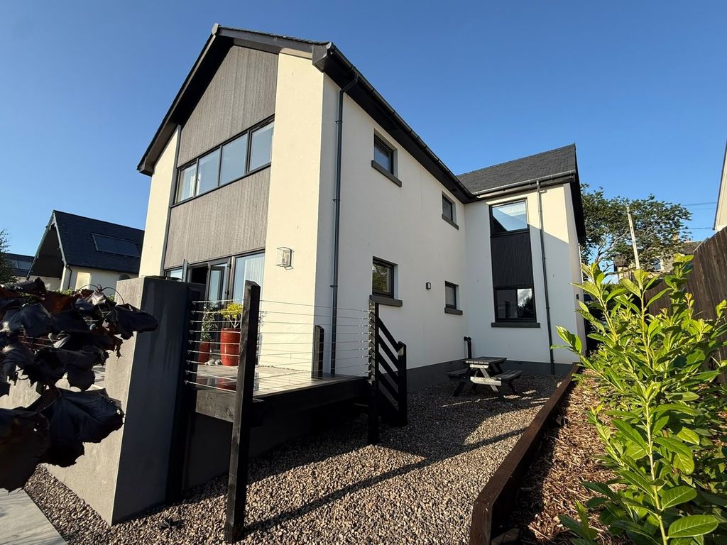 Property photo 1 of 42