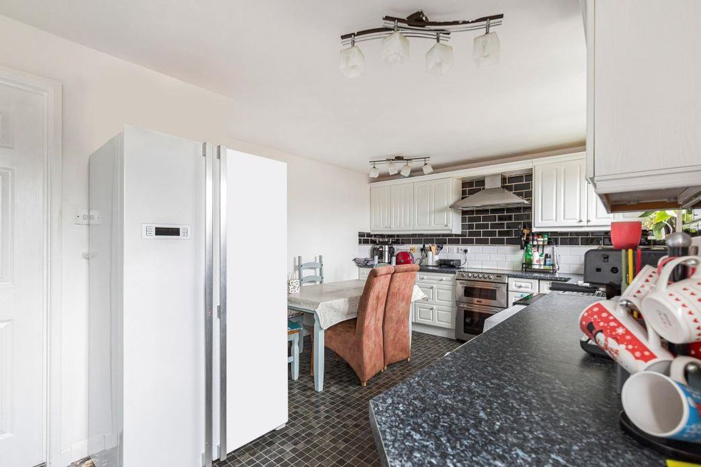 Property photo 2 of 24 32_71622.Jpg