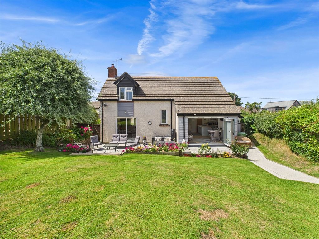 Property photo 2 of 17 Picture No. 15