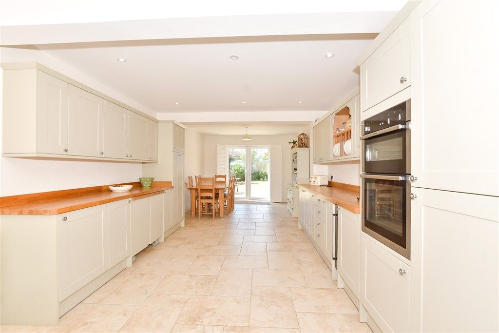 Property photo 1 of 17 Kitchen