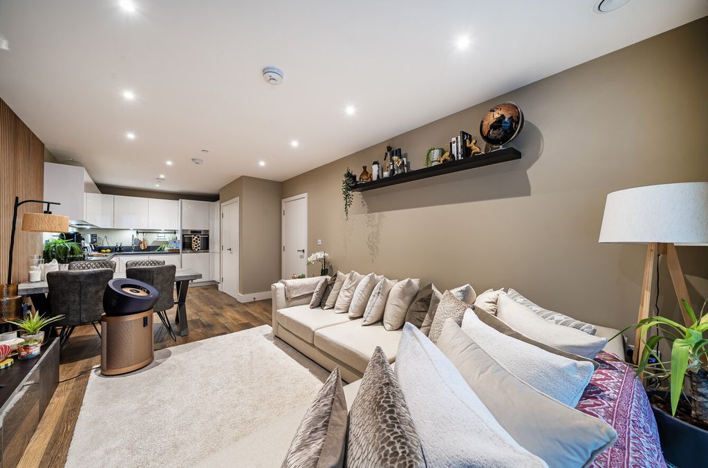 Property photo 3 of 11