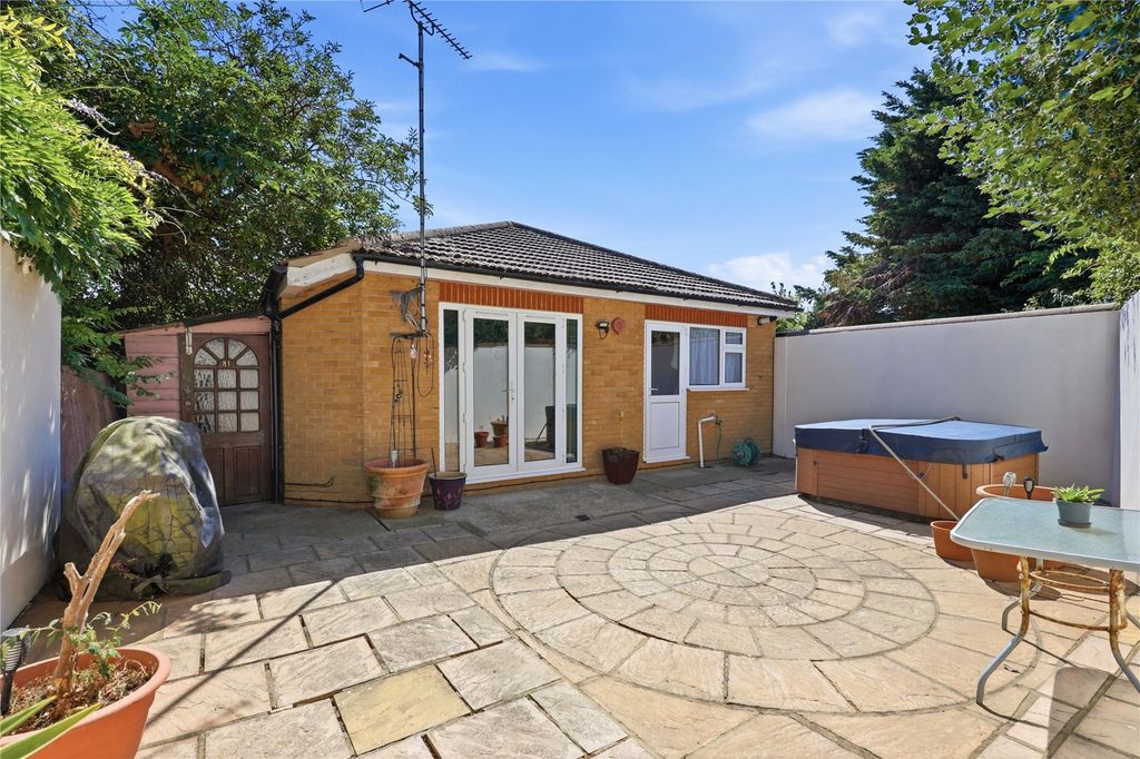Property photo 3 of 11 Picture No. 13
