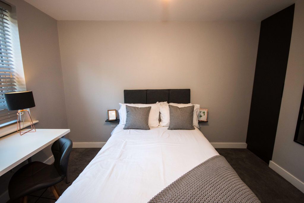 Property photo 3 of 24 Photo 2