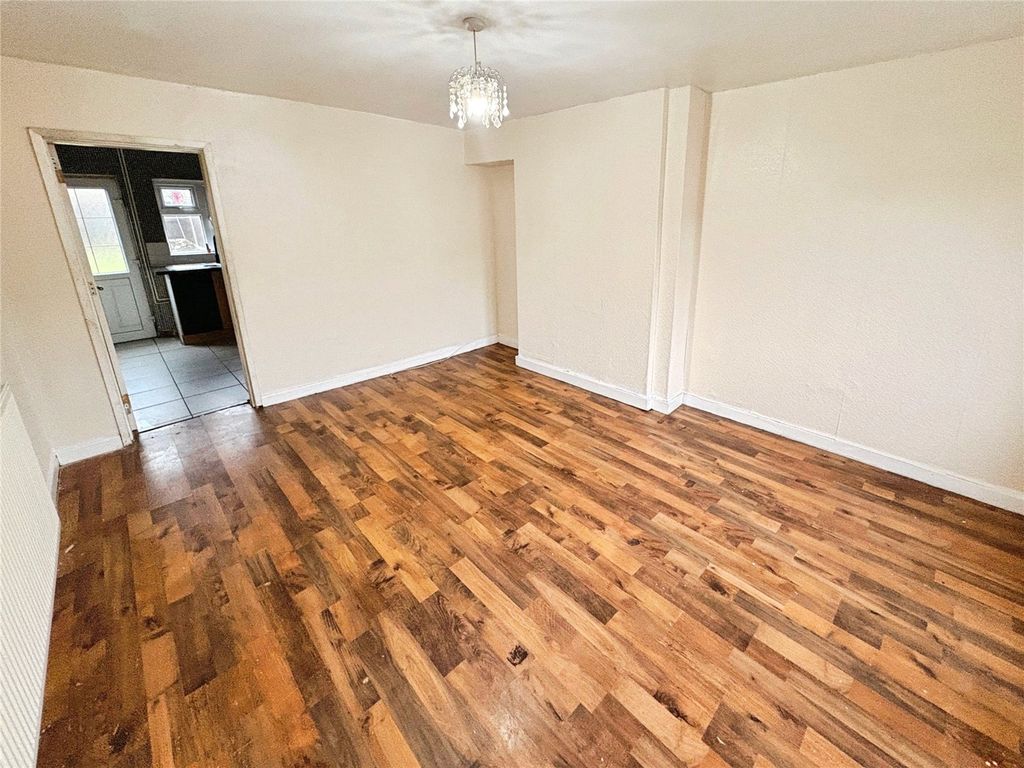 Property photo 3 of 10 Living Room