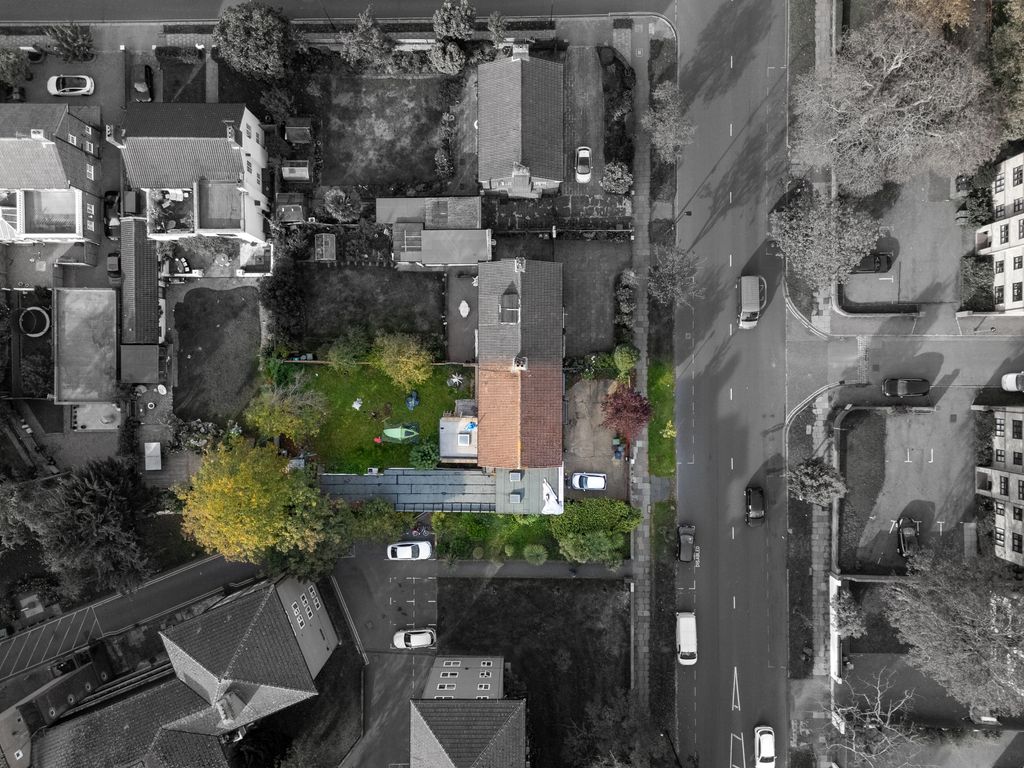 Property photo 2 of 33