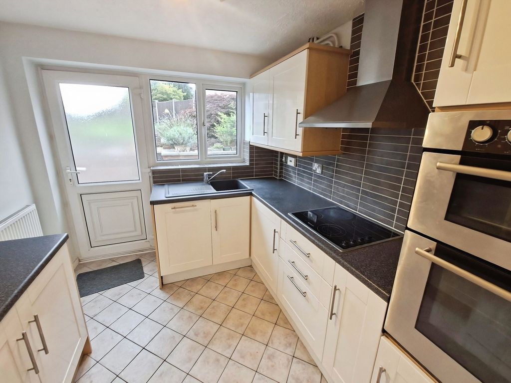Property photo 3 of 15 Kitchen