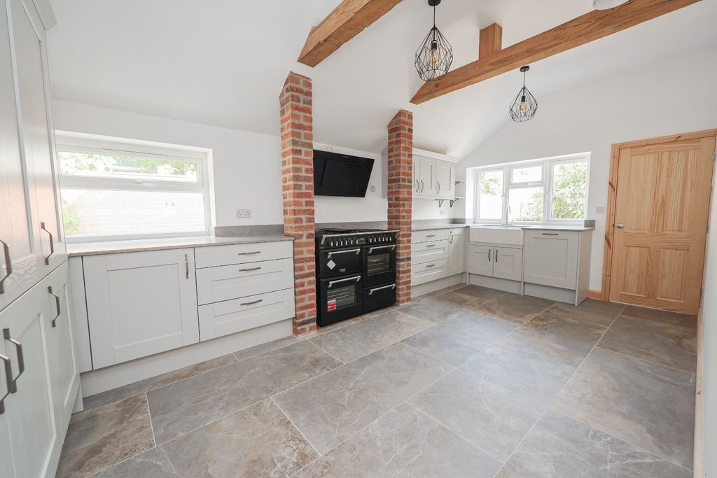 Property photo 3 of 29 4355714