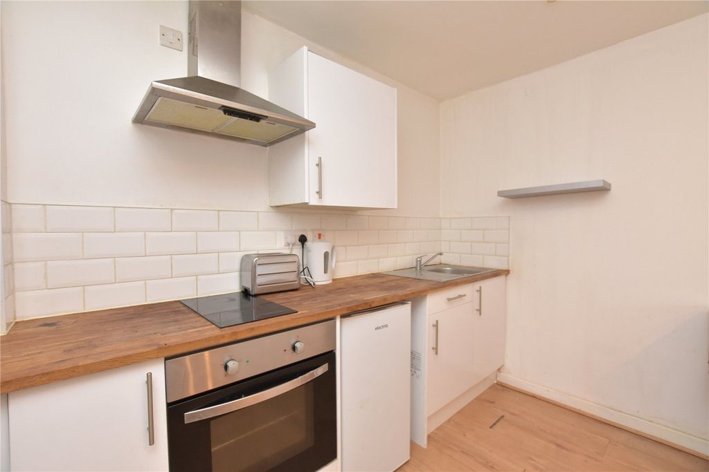 Property photo 3 of 12 Picture No. 04