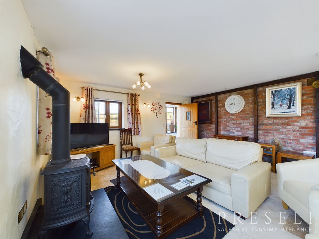 Property photo 2 of 21 Cam02375G0-Pr0087-Still001