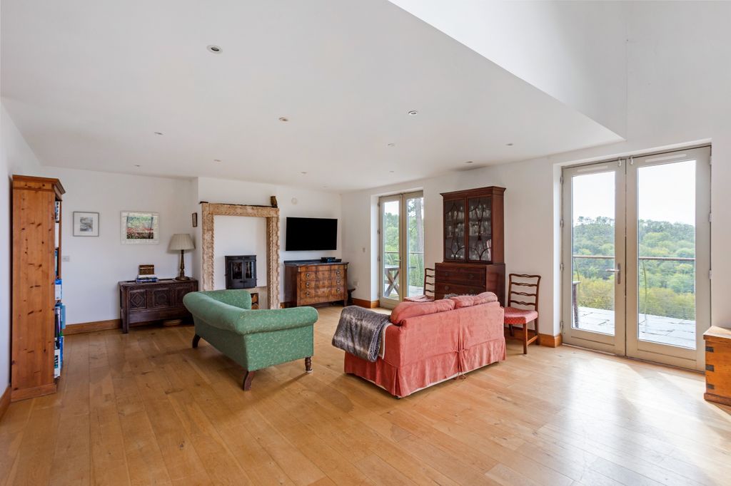 Property photo 3 of 18 Reception Room