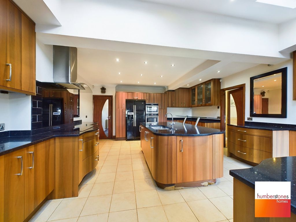 Property photo 3 of 51