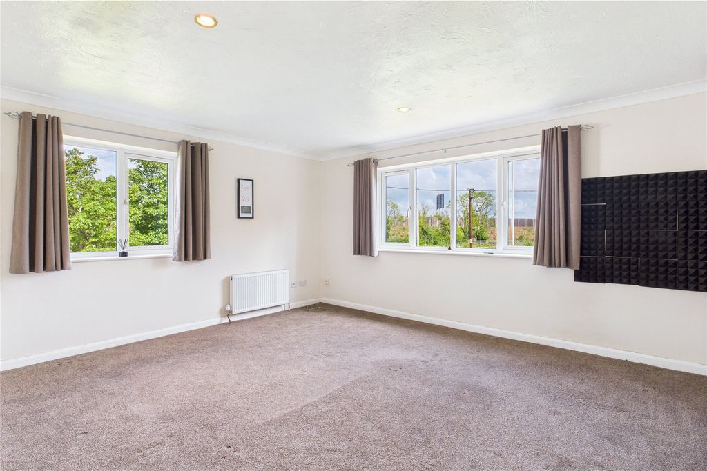 Property photo 2 of 13 Picture No. 26