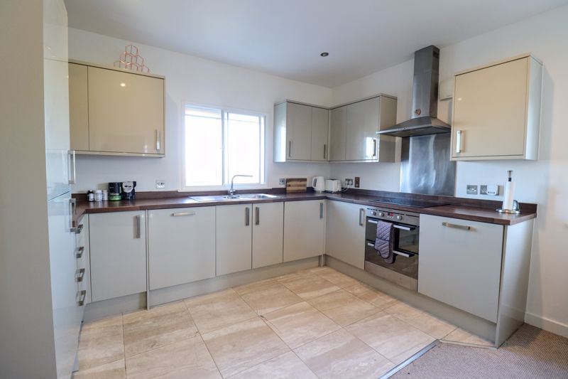 Property photo 2 of 17 Kitchen