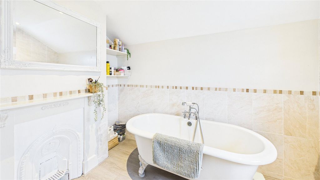Additional image 15 of 3 bed detached house for saleLightwater, Surrey GU18