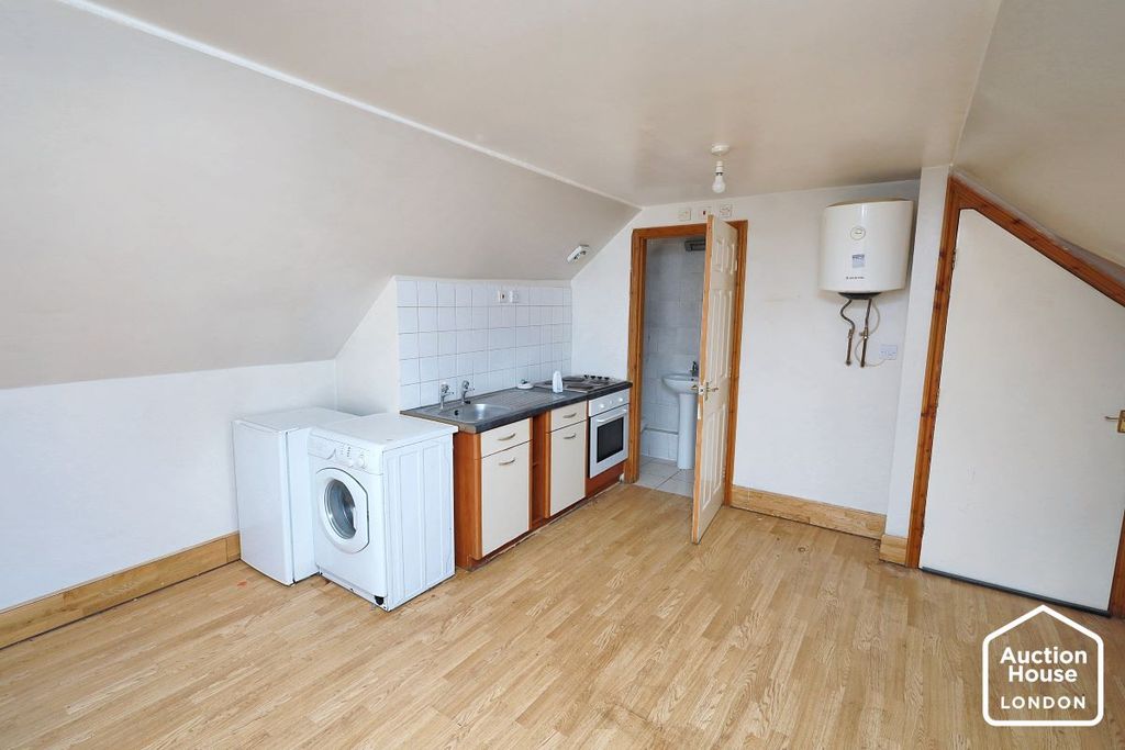 Property photo 3 of 6 Image 3