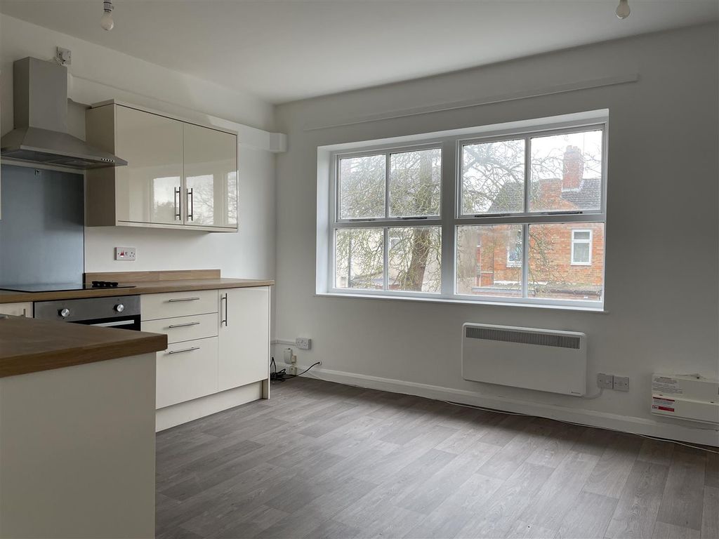 Property photo 2 of 5 3 Elmfield Court - Living Area Picture - 16.02.202