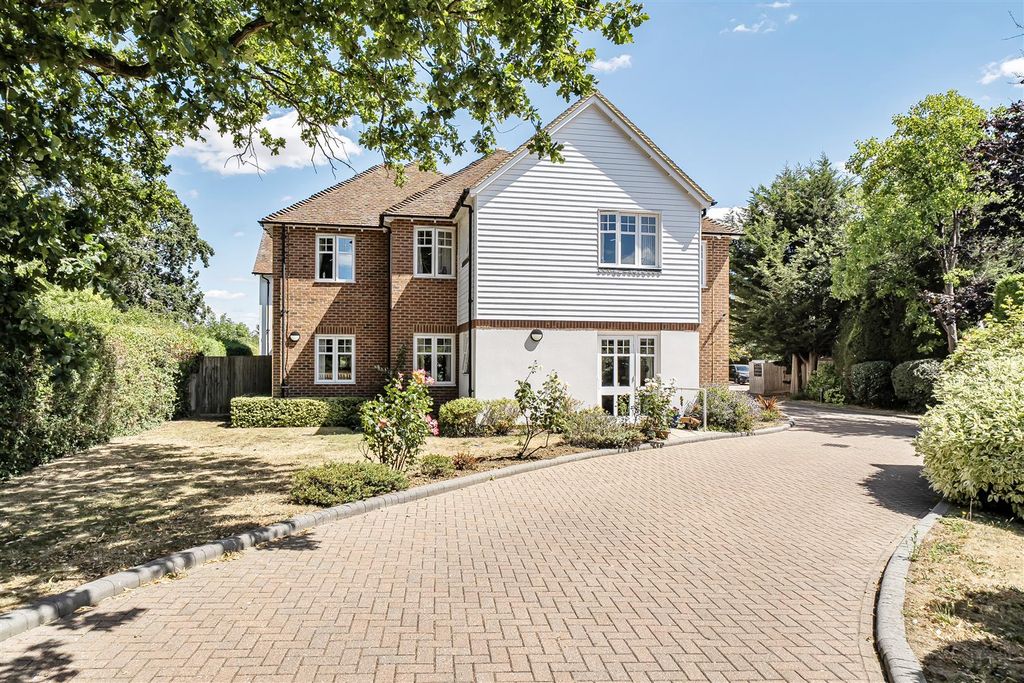 Property photo 1 of 25 1496974-25-6A67B82Db651d.Jpg