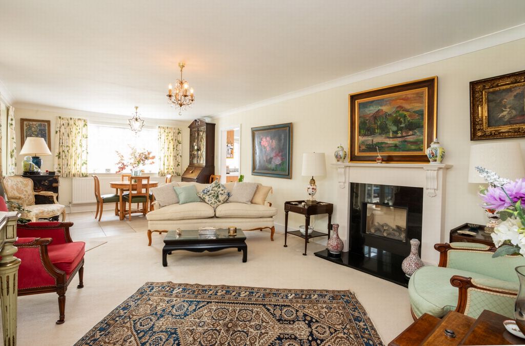 Property photo 3 of 25 Sitting Room