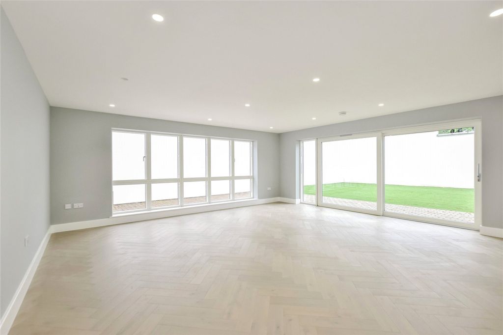 Property photo 2 of 12 Picture 2