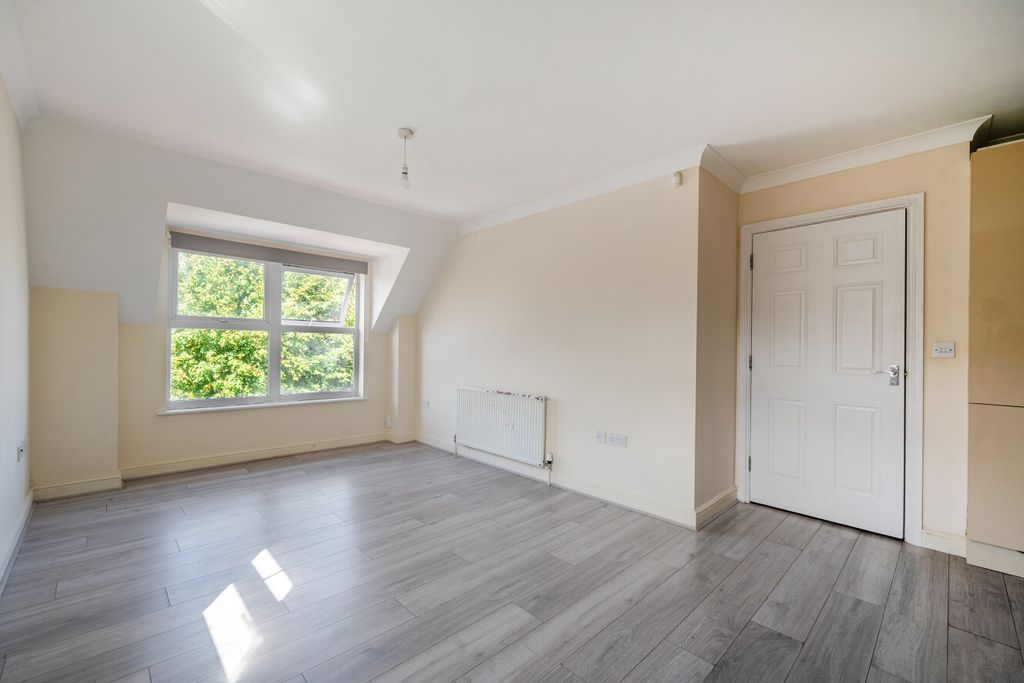 Property photo 2 of 13 1524168-4-6Aabd9B...