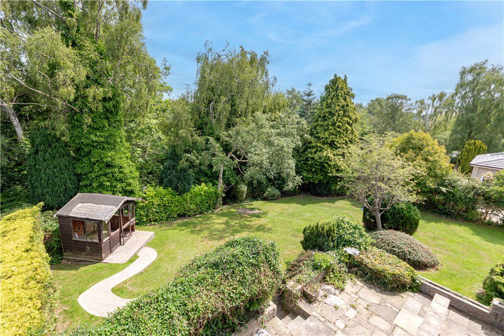 Property photo 2 of 30 Large Gardens