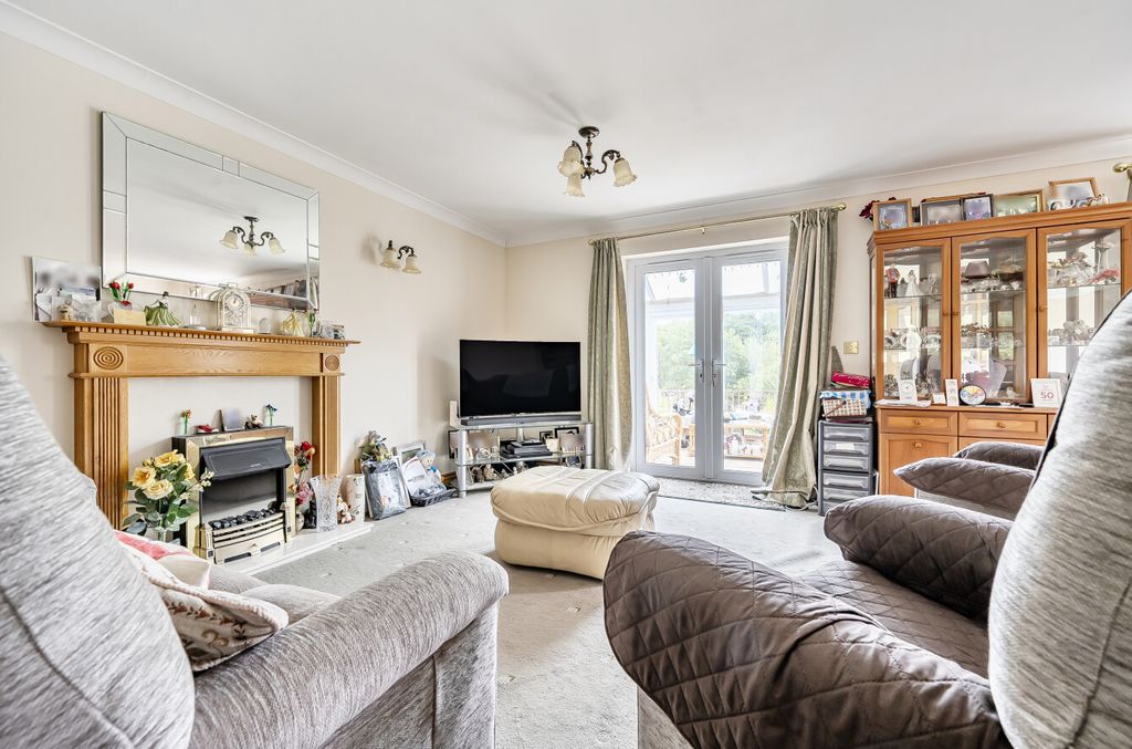 Property photo 2 of 20 2 - 1327840-2-6877E83...