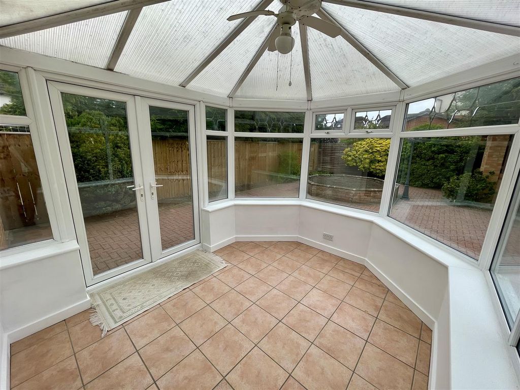 Property photo 3 of 17 Conservatory