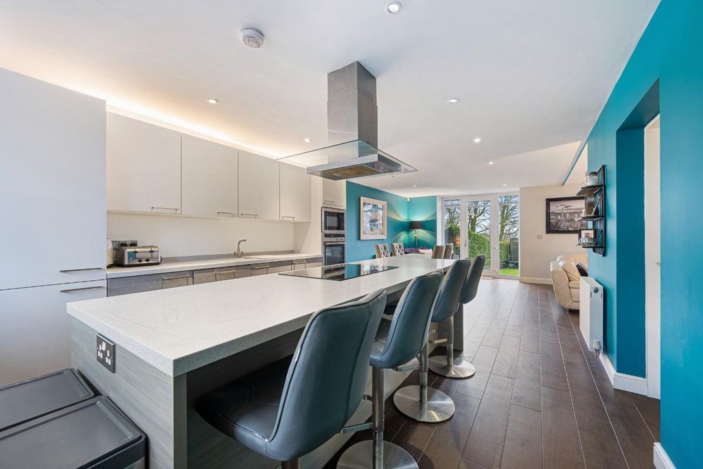 Property photo 1 of 34 6 Wheatsheaf House Hdr-13.Jpg