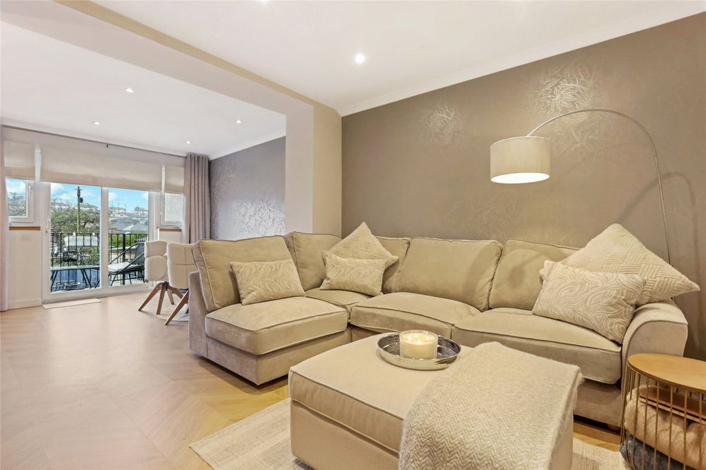 Property photo 3 of 21 Picture No. 03