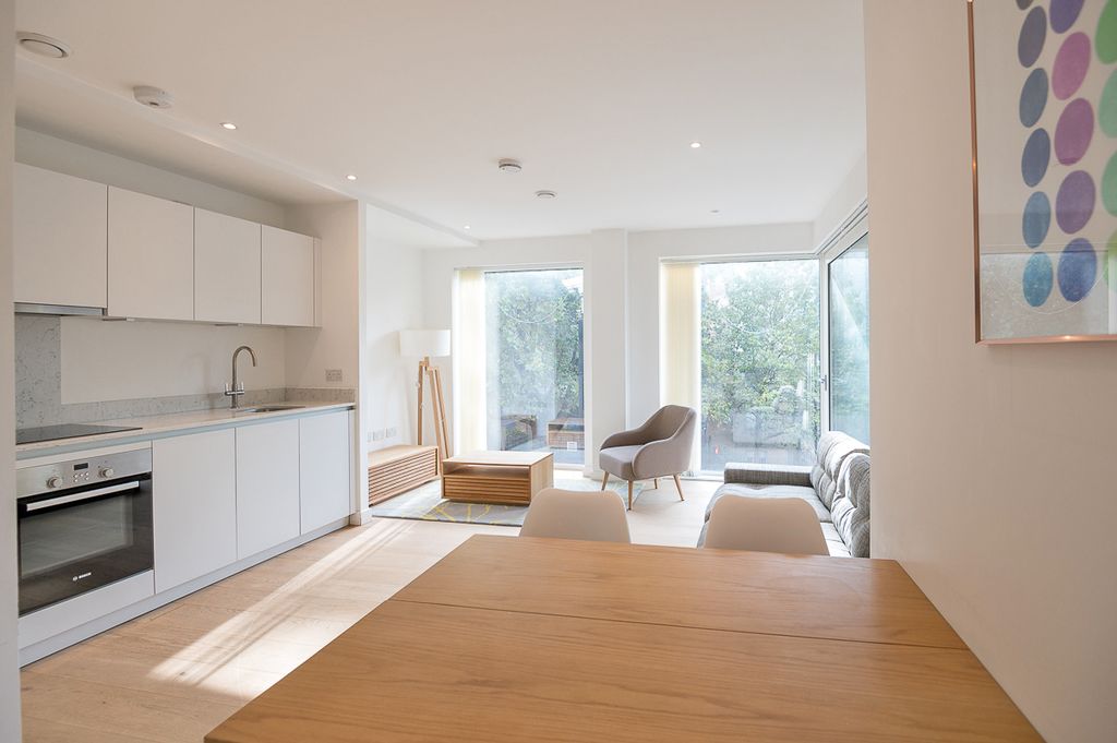 Property photo 3 of 23